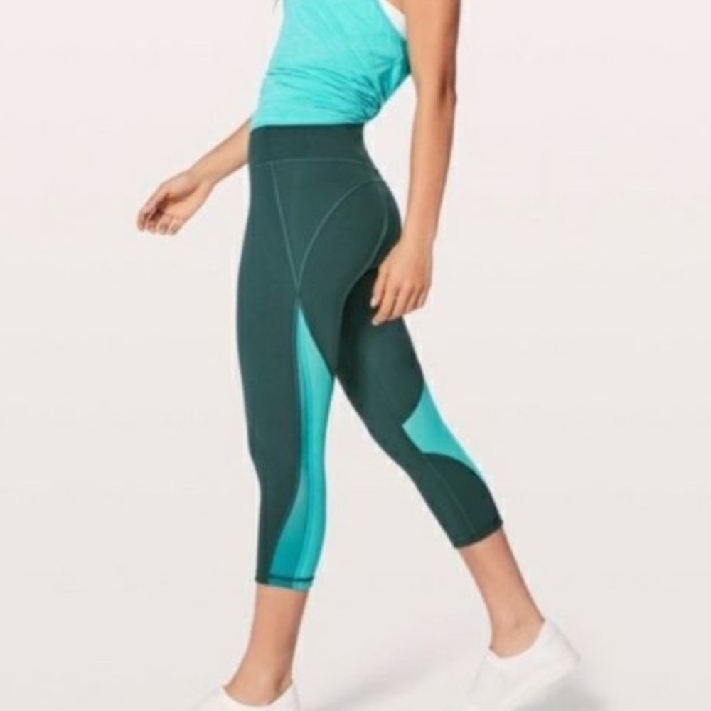 Lululemon Mix & Mesh Crop